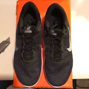Nike women Flex Trainer 7 size 8.5 black